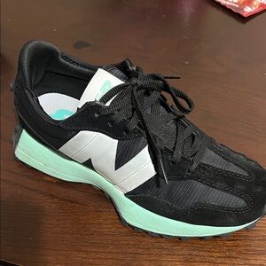 New balance 327 “Black Blue Mint”